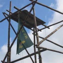 Hangt die vlag nu niet... inderdaad - Scouts en Gidsen Zaventem 